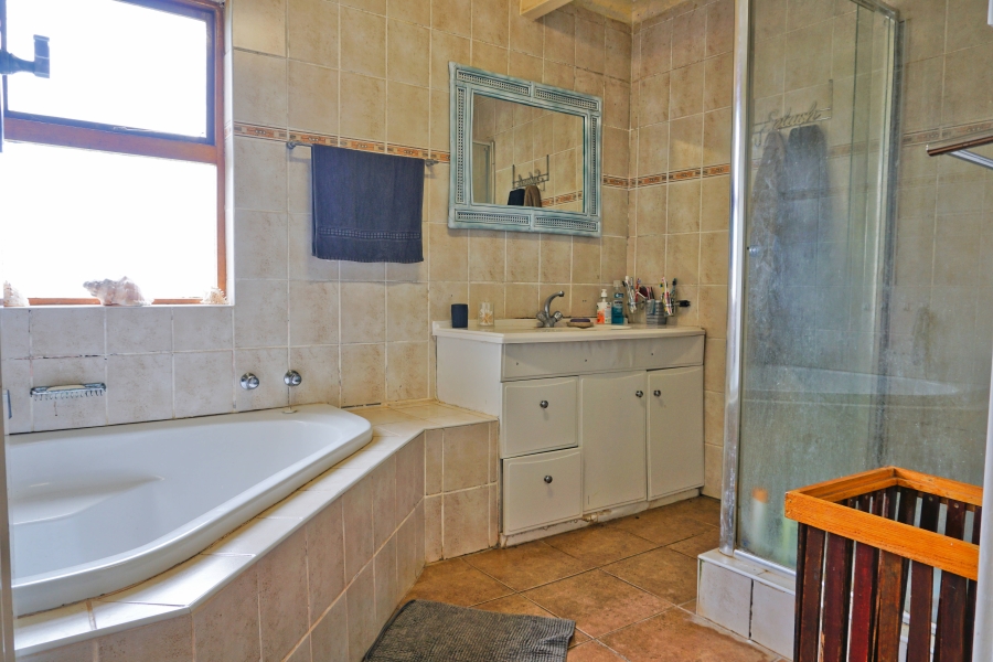 5 Bedroom Property for Sale in East London Rural Eastern Cape